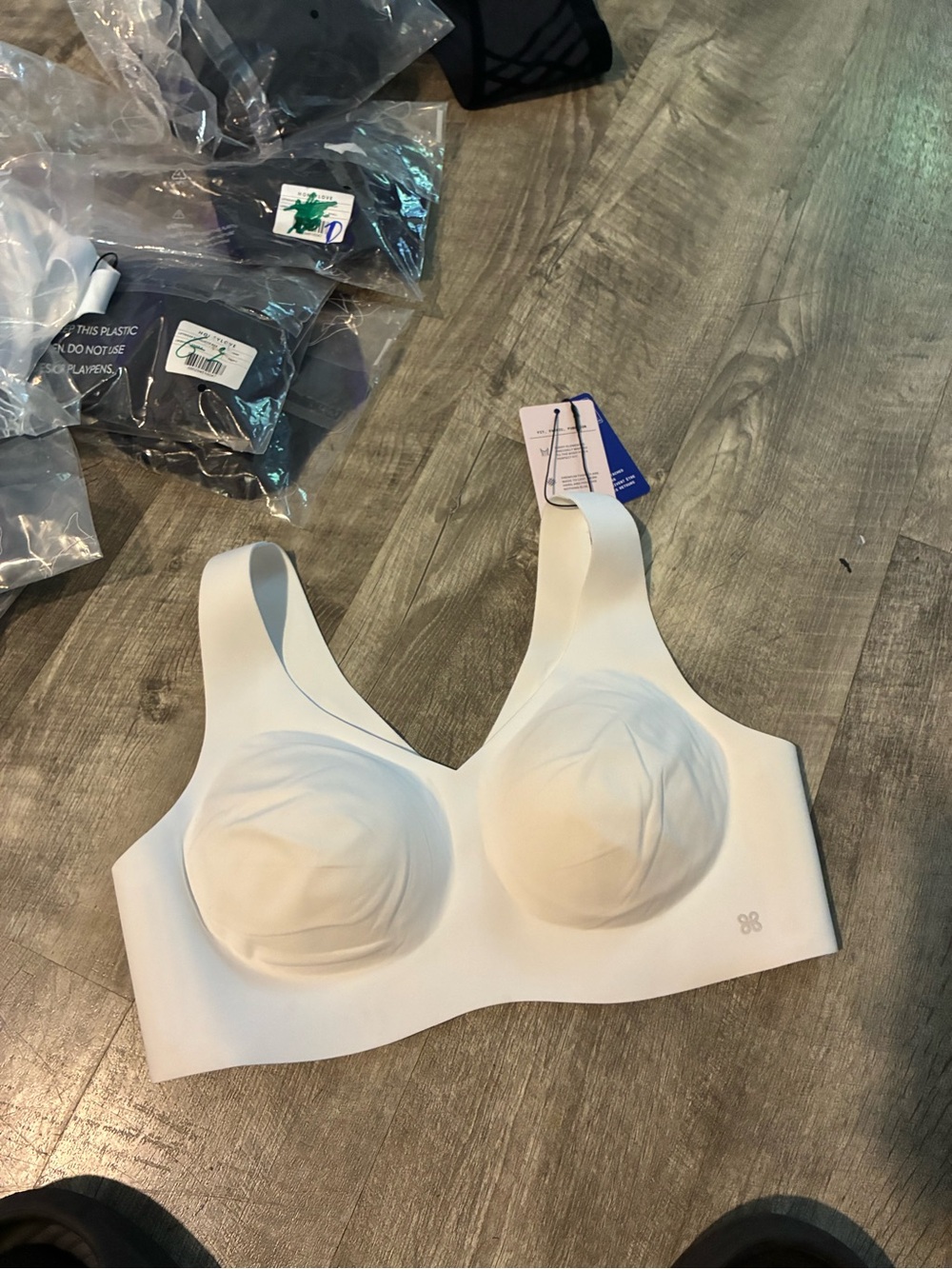 Women’s Honeylove SoftForm Bra LiftWear V Neck New NWT SZ Med